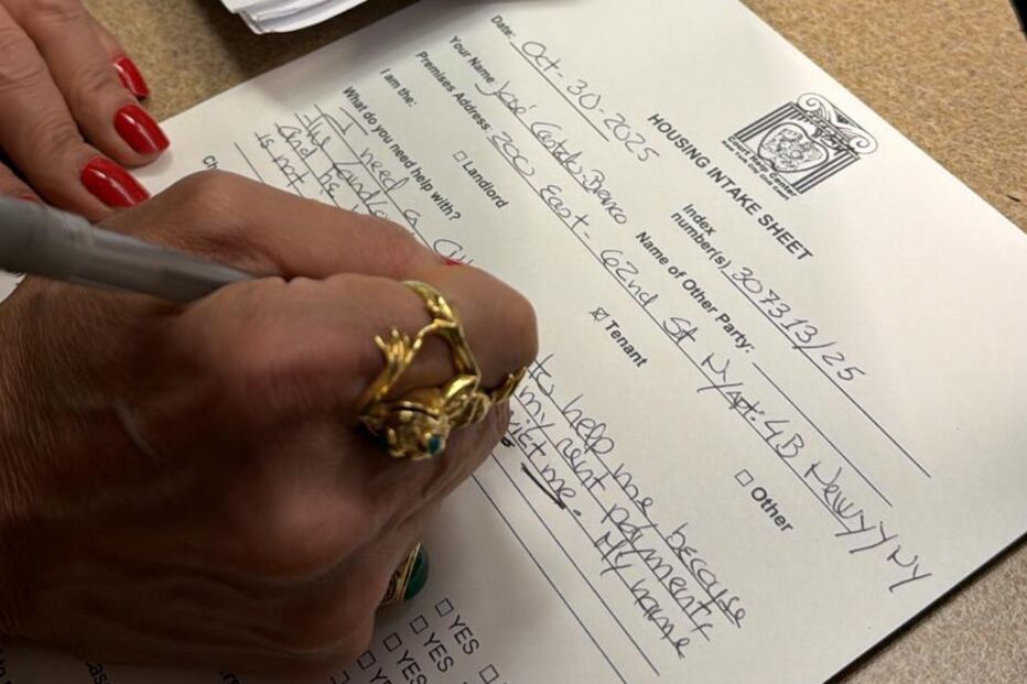 Socialite apresenta queixa-crime contra o filho de Betty Grafstein