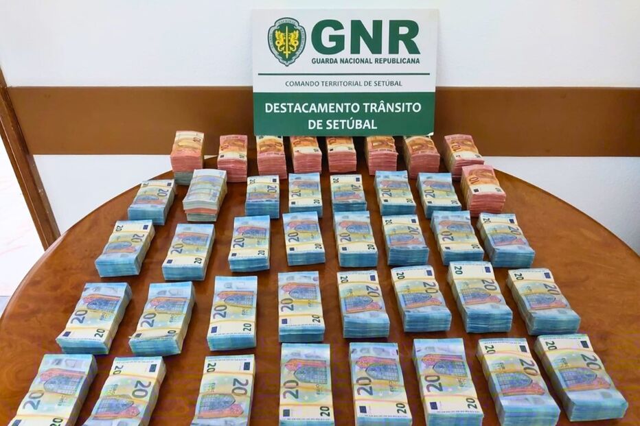 GNR apreende dinheiro em Setúbal
