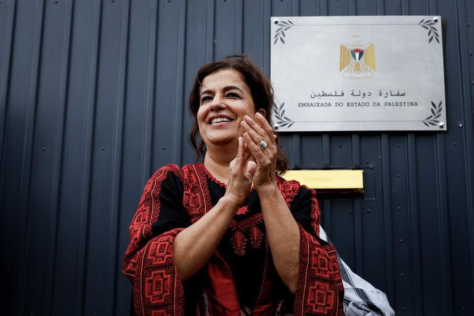A embaixadora da Palestina em Portugal, Rawan Sulaiman, durante a cerimónia de troca da placa