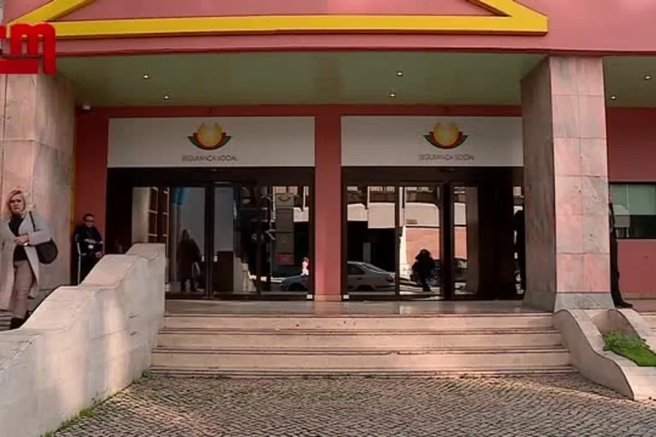 Tribunal iliba técnicas da Segurança Social em caso de retirada de filhas a mãe