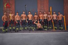 Bombeiros Sapadores de Lisboa voltam a despir-se para calendário. Veja os vídeos do ensaio