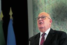 Secretário-Geral do Governo omite ligação ao cunhado do ministro da Presidência