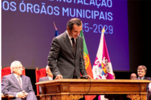 Deputado municipal do PS rouba carteiras a menores para sustentar vício