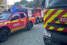 Zona de condicionamento de lixo parcialmente destruída pelas chamas