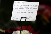 Real Madrid presta homenagem a Diogo Jota em Anfield