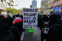 Irão assinala invasão da embaixada dos EUA com protestos e mensagens contra Donald Trump