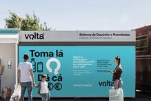 Garrafas de água e latas de cerveja com retorno a partir de abril