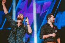 Zé Neto e Cristiano interrompem concerto no Porto após agressão no público.
