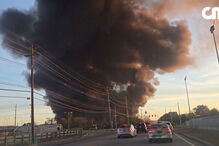Incêndio de grandes dimensões deflagra após queda de avião nos EUA