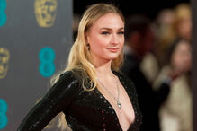 Sophie Turner e Chris Martin vivem romance discreto após separações recentes