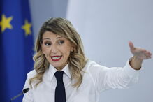 Ministra espanhola envolvida em polémica por mala comprada em feira de Portugal