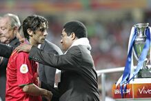 Rui Costa e Eusébio no Euro 2004, um momento marcante na Luz