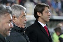 Rui Costa, antigo ídolo do Benfica, mantém-se na presidência do clube da Luz