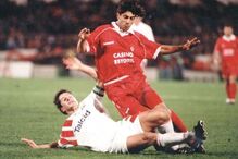 Rui Costa em ação pelo Benfica, clube que lidera agora como presidente