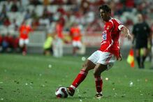 Rui Costa, antigo jogador do Benfica, é reeleito presidente do clube da Luz