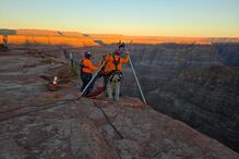Equipa de resgate trabalha na falésia do Grand Canyon, após queda fatal