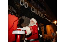 Pai Natal nos Armazéns do Chiado para inaugurar a iluminação festiva