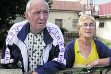 Donos de habitações no traçado alternativo da linha de alta velocidade lamentam que técnicos os abordem sem certezas