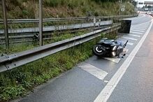 Motociclista sofre ferimentos ligeiros após despiste de moto na A1, em Gaia