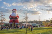 Público visita Pai Natal gigante em Águeda