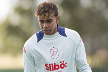 Lamine Yamal 'riscado' da convocatória da seleção espanhola devido a procedimento médico sem aviso