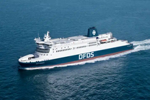 Empresa de 'ferries' pede desculpa depois de crianças terem desatado a gritar com exibição de filme pornográfico