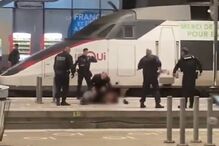 Homem armado com faca baleado pela polícia em estação de comboios no centro de Paris