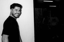 Cantor d'Os Vizinhos descobre paternidade em concerto no Alentejo