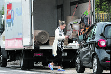 Luciana Abreu apanhada a mudar de casa