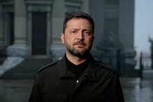 Ucrânia corre o risco de 'perder a dignidade' ou o apoio dos EUA: a resposta de Zelensky à proposta de paz de Trump