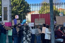 Manifestação contra encerramento da Neonatologia no Hospital Dona Estefânia