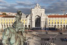 25 de Novembro: comemorações idênticas às do 25 de Abril reavivam fraturas históricas