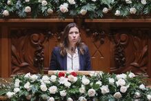 Mariana Vieira da Silva discursa na cerimónia do 25 de Novembro