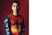 Acrobata de 26 anos morre no 'Globo da Morte' em Itália após colisão