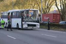 Colisão entre camião e autocarro provoca 16 feridos no Porto