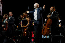 Espetáculo 'Sozinho em Casa' na MEO Arena emociona com a Lisbon Film Orchestra