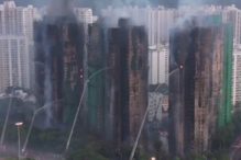 Das vítimas aos andaimes de bambu. O que já se sabe sobre o terrível incêndio em Hong Kong