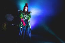 Isabela Valadeiro, Paulo Vintém e Mimicat em 'A Pequena Sereia no Gelo' no Natal