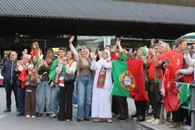 Familiares dos Jogadores e adeptos deram as boas-vindas aos novos campeões do Mundo