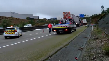 Colisão entre dois camiões na A3 em Santo Tirso