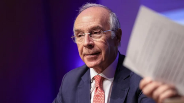 Marques Mendes lamenta que emigrantes sejam tratados como "portugueses de segunda"