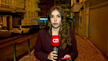 Incêndio destrói casa junto ao hospital da Cruz Vermelha