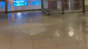 Zona em Aeroporto de Lisboa alagada devido à chuva forte  