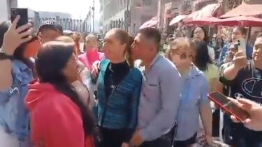 O momento em que a presidente do México é assediada na rua