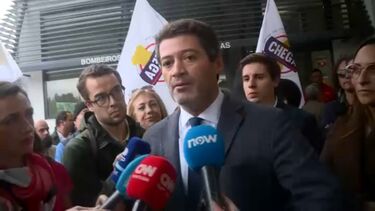 Ventura preocupado com consequências caso tenha de retirar cartazes