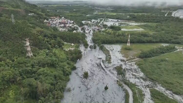 Subida de rios, colapso de casas e evacuações em massa enquanto tempestade tropical se aproxima de Taiwan