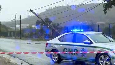 Poste de eletricidade cai em Silves devido ao vento forte