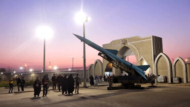 Irão exibe mísseis balísticos e drones após escalada de conflito com Israel