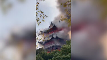 Templo chinês com 1500 anos destruído em incêndio