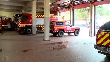 Bombeiros salvam mulher de morrer estrangulada pelo marido à frente das filhas